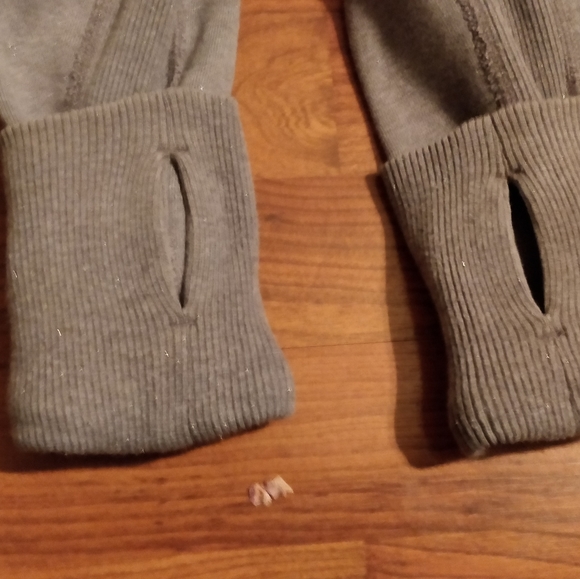Woman's Lululemon zip up sweater - Picture 6 of 6
